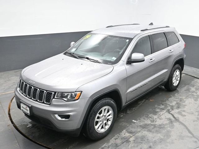 Used 2019 Jeep Grand Cherokee Laredo AWD/4WD image 28