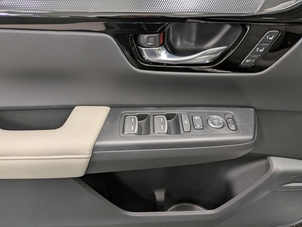 Used 2026 Honda CR-V EX-L image 9