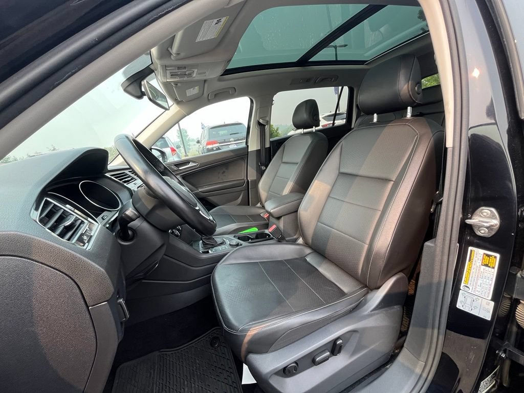 Used 2018 Volkswagen Tiguan SEL AWD/4WD image 10