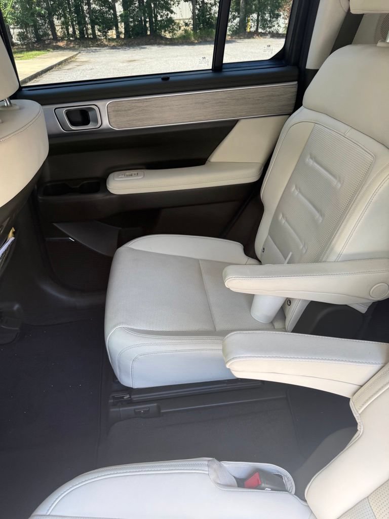 Used 2025 Hyundai Santa Fe Calligraphy AWD/4WD image 10