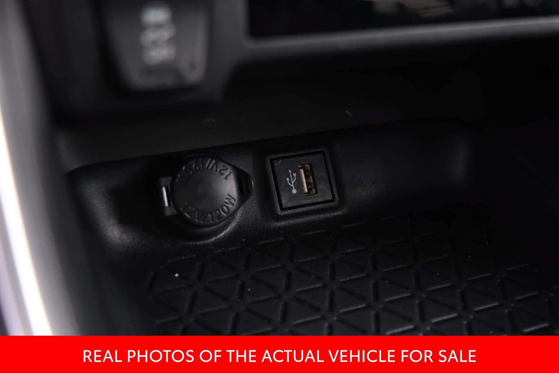 Certified 2025 Toyota RAV4 LE AWD/4WD image 9