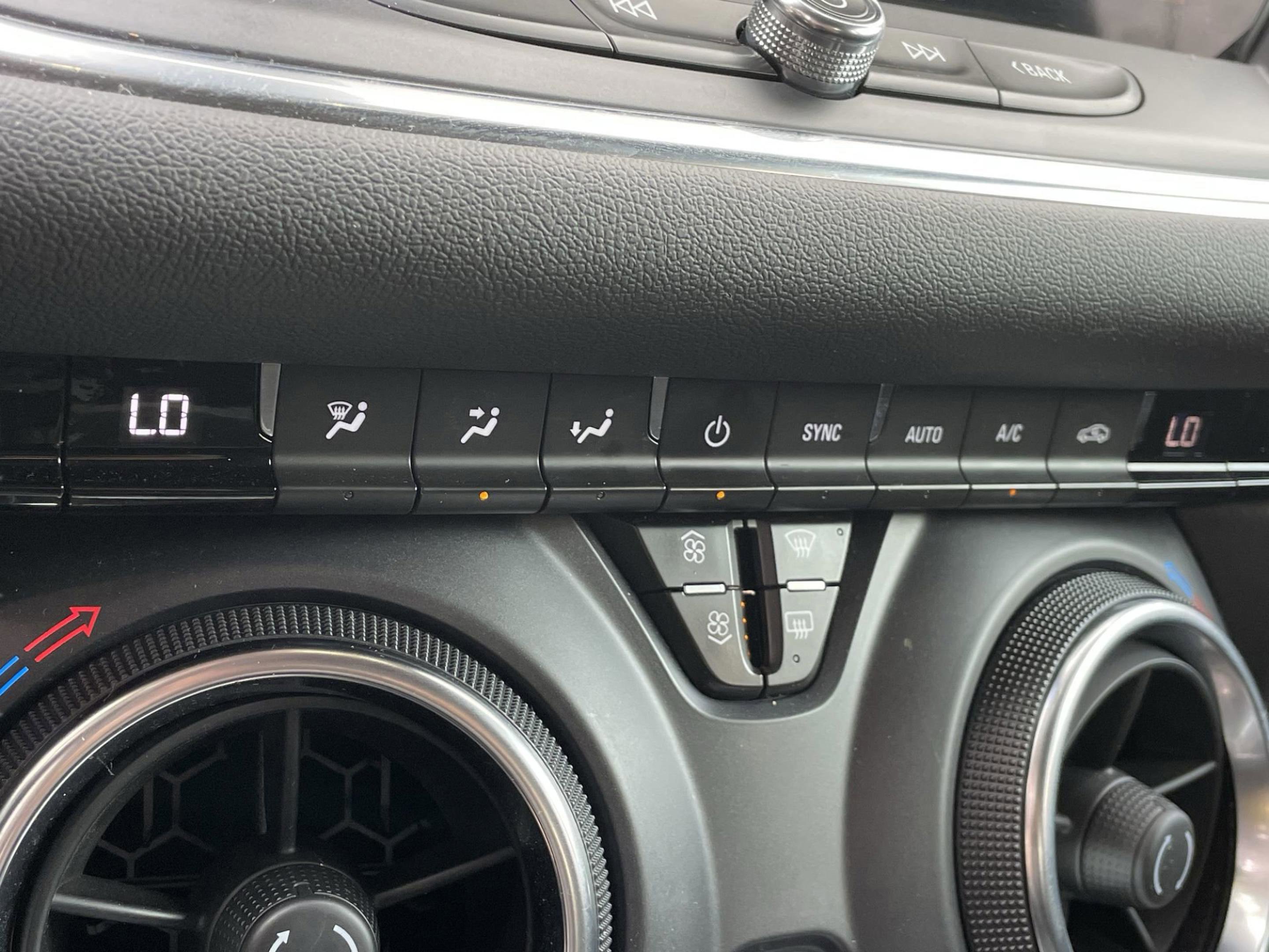 Used 2023 Chevrolet Blazer LT image 22