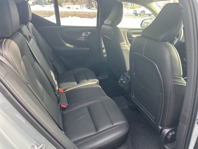 Certified 2025 Volvo XC40 B5 Core image 13