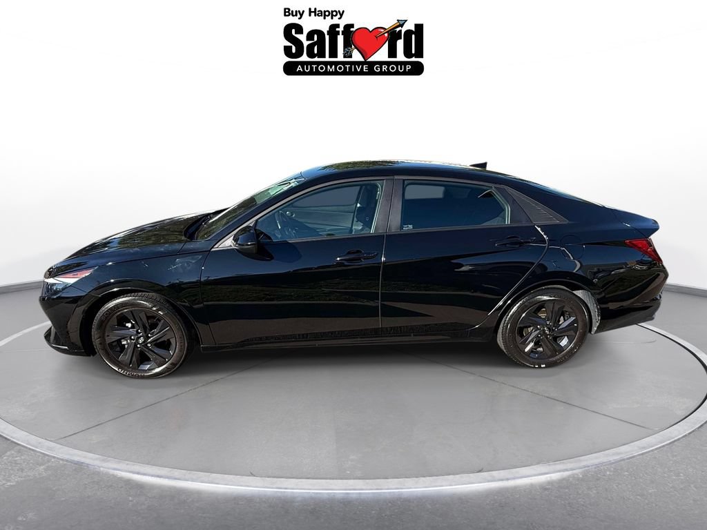 Used 2021 Hyundai Elantra SEL w/ Convenience Package FWD image 4