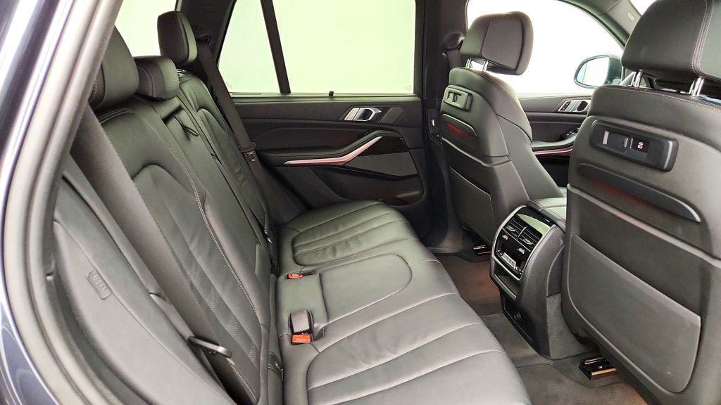 Used 2020 BMW X5 M50i AWD/4WD image 23