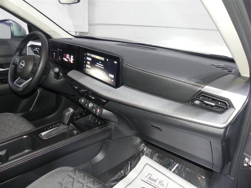 Used 2025 Nissan Kicks SV image 24