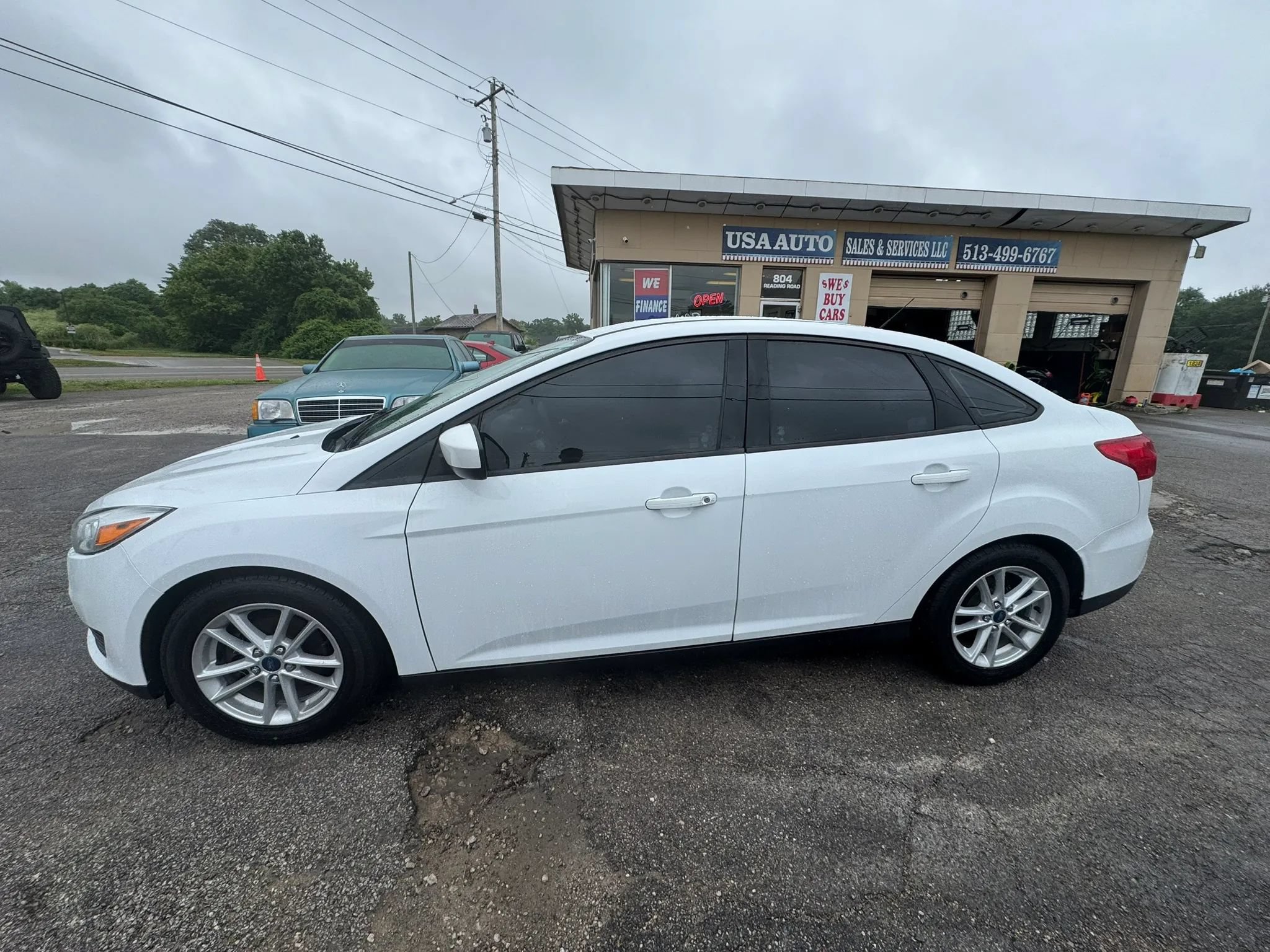 Used 2018 Ford Focus SE FWD image 3