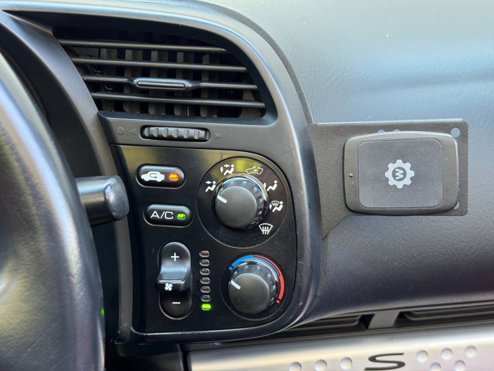 Used 2005 Honda S2000 image 22