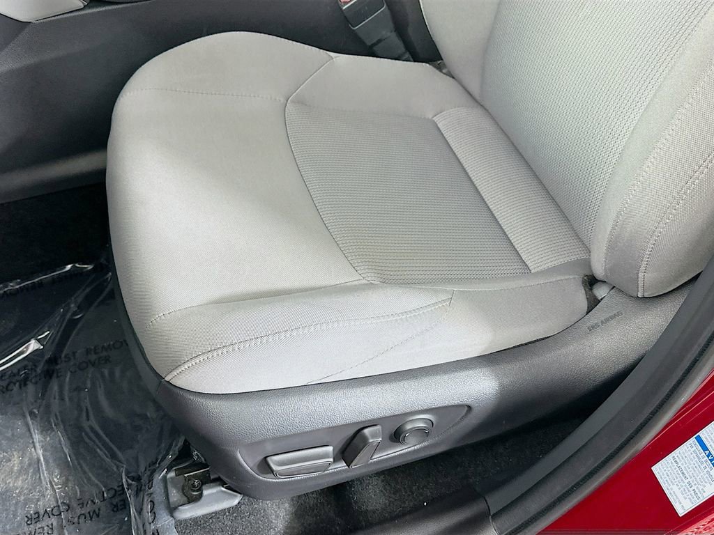 Used 2022 Toyota Venza LE AWD/4WD image 27