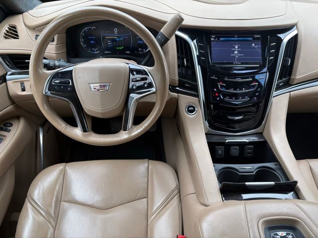 Used 2020 Cadillac Escalade Platinum AWD/4WD image 3