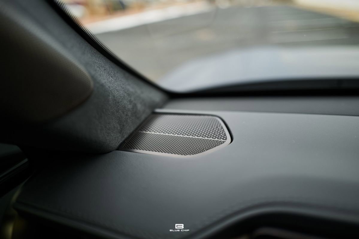 Used 2026 Rivian R1S Premium image 30