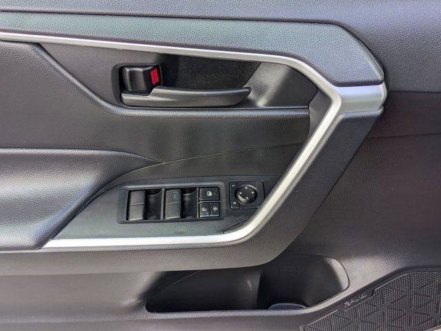 Used 2024 Toyota RAV4 LE AWD/4WD image 17