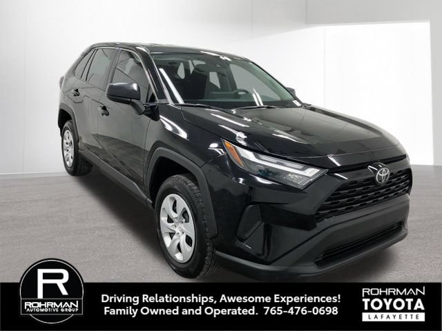 Used 2024 Toyota RAV4 LE AWD/4WD image 9