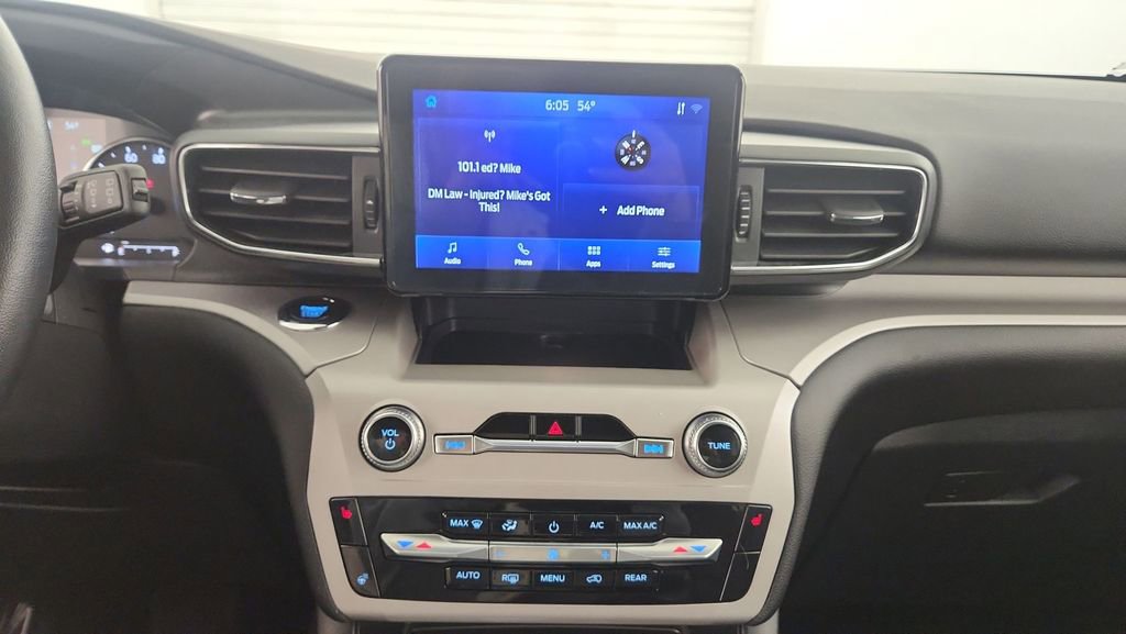 Used 2023 Ford Explorer XLT w/ Equipment Group 202A image 12