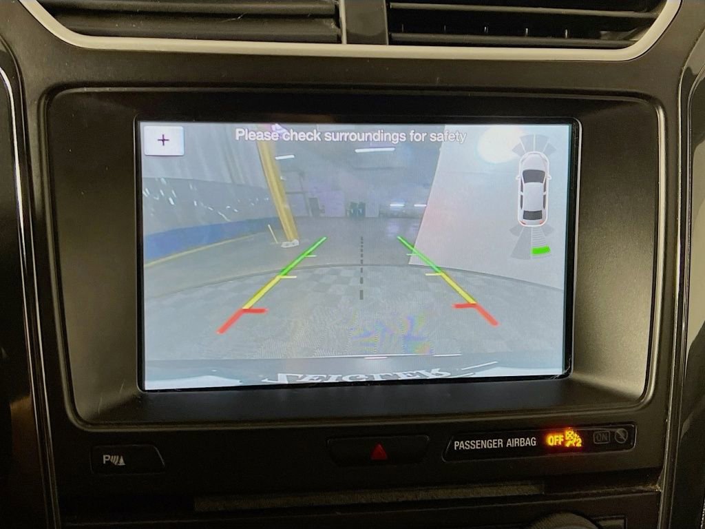 Used 2017 Ford Explorer XLT w/ Equipment Group 202A image 13