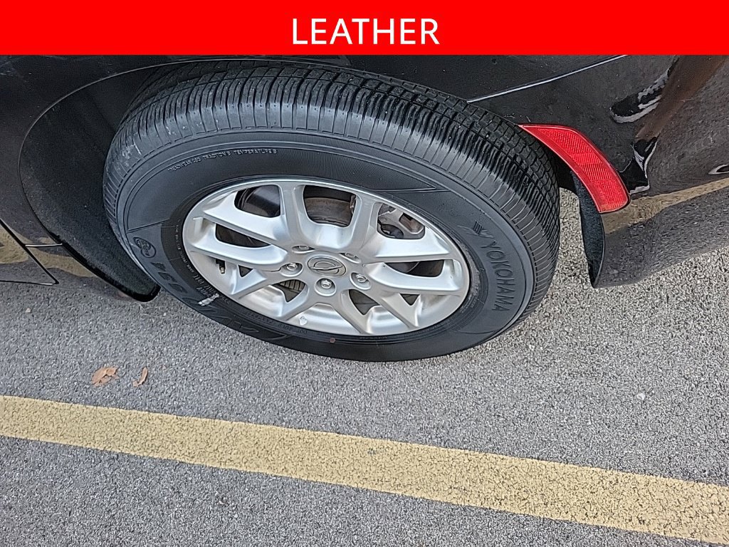 Used 2023 Chrysler Pacifica Touring-L FWD image 5