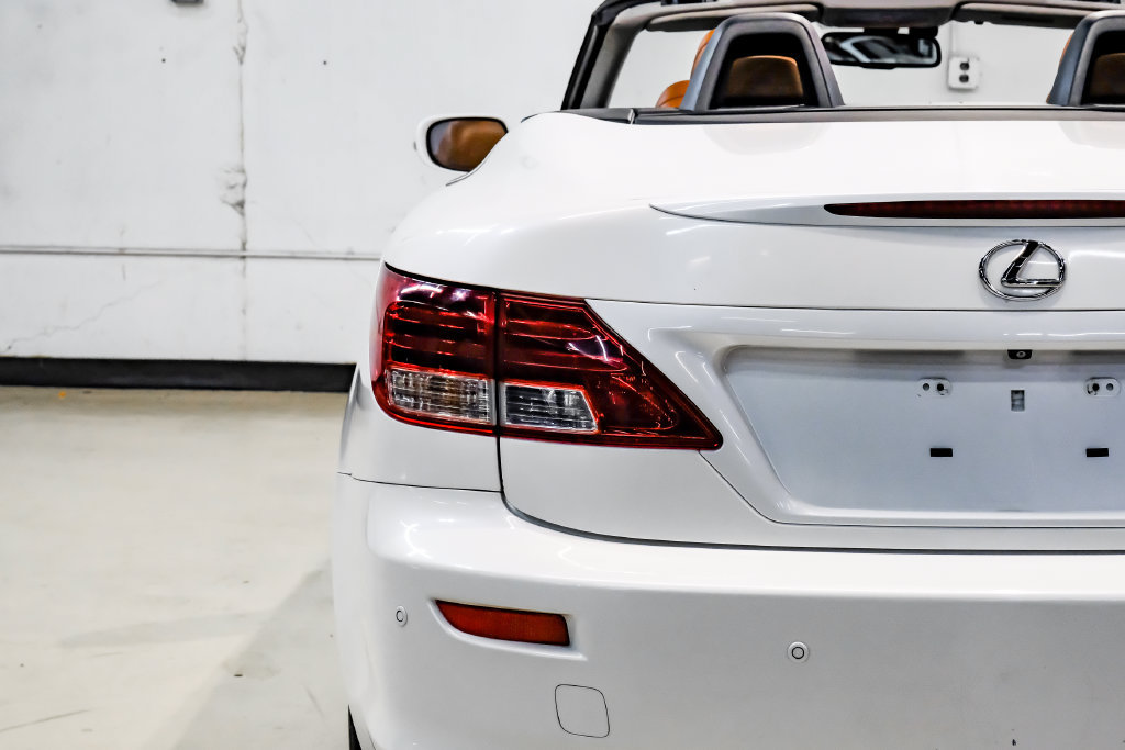 Used 2013 Lexus IS 250C w/ Luxury Pkg RWD image 57