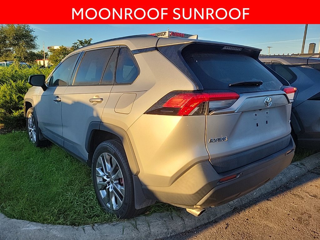 Used 2022 Toyota RAV4 XLE Premium FWD image 4