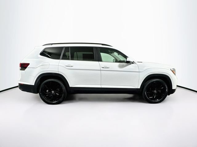 Certified 2023 Volkswagen Atlas SE w/ Black Wheel Package AWD/4WD image 9