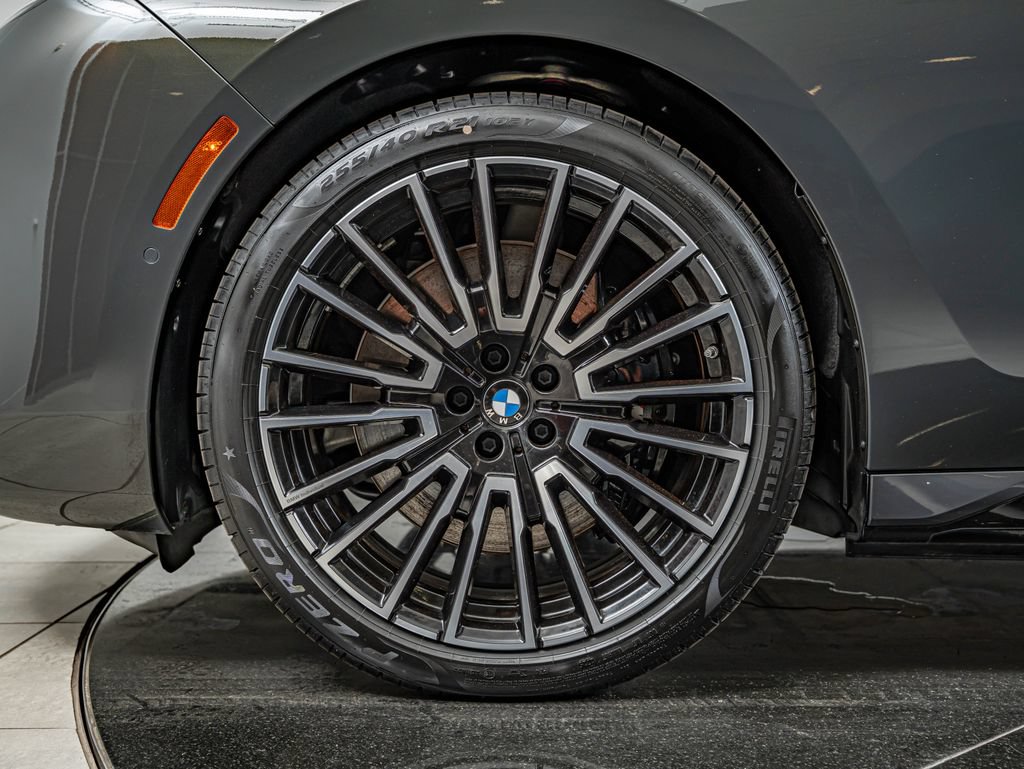 Used 2024 BMW i7 eDrive50 w/ M Sport Package RWD image 10