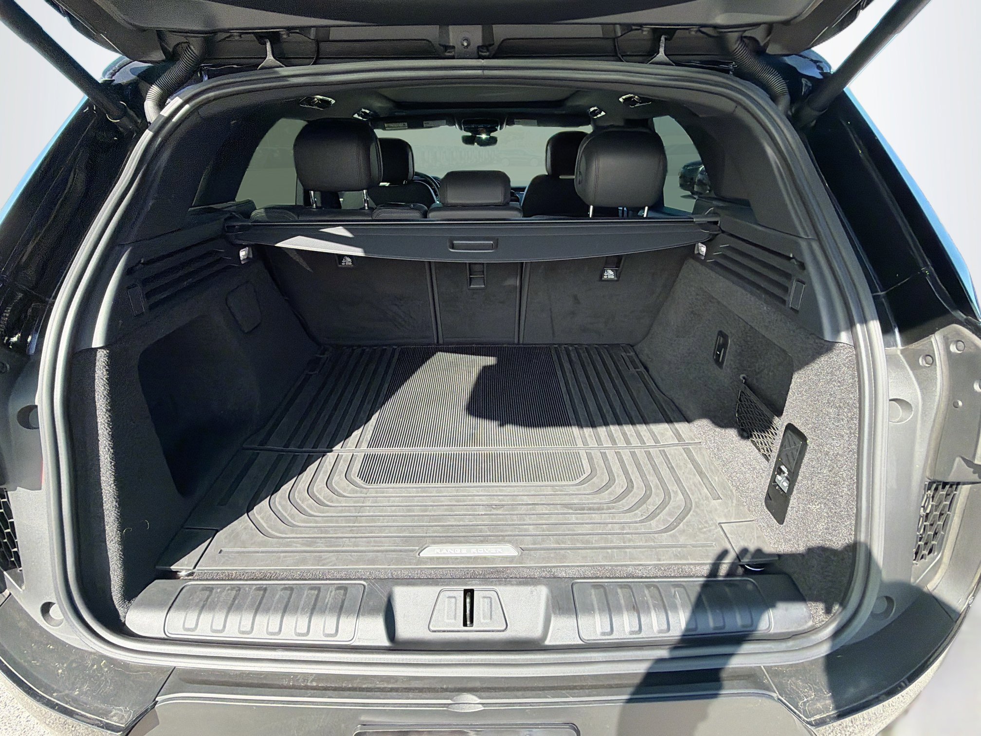 Used 2024 Land Rover Range Rover Sport SE image 12