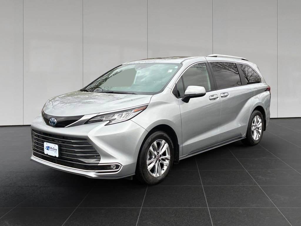 Used 2025 Toyota Sienna Limited