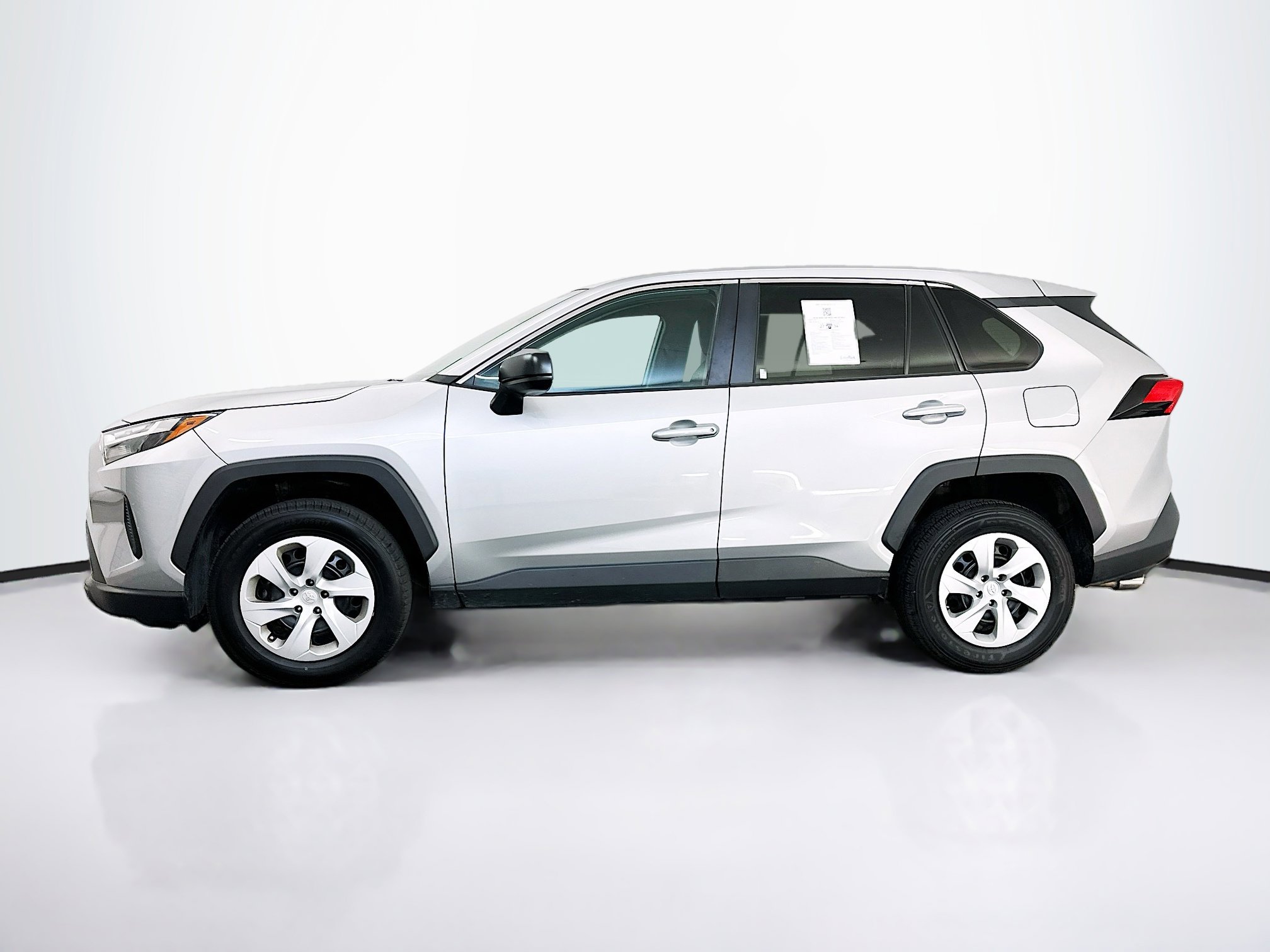 Used 2024 Toyota RAV4 LE image 4