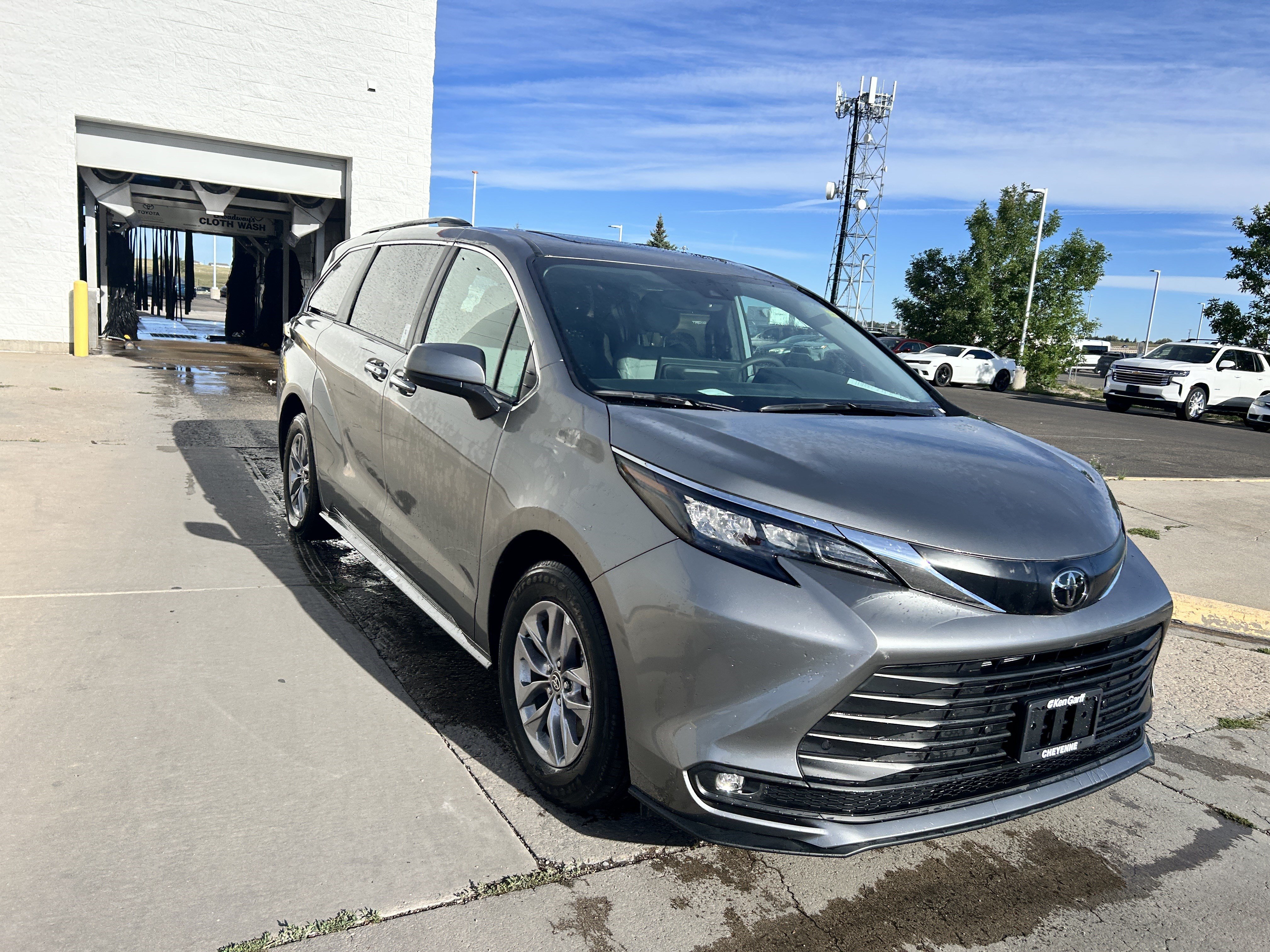 Used 2026 Toyota Sienna XLE AWD/4WD image 7