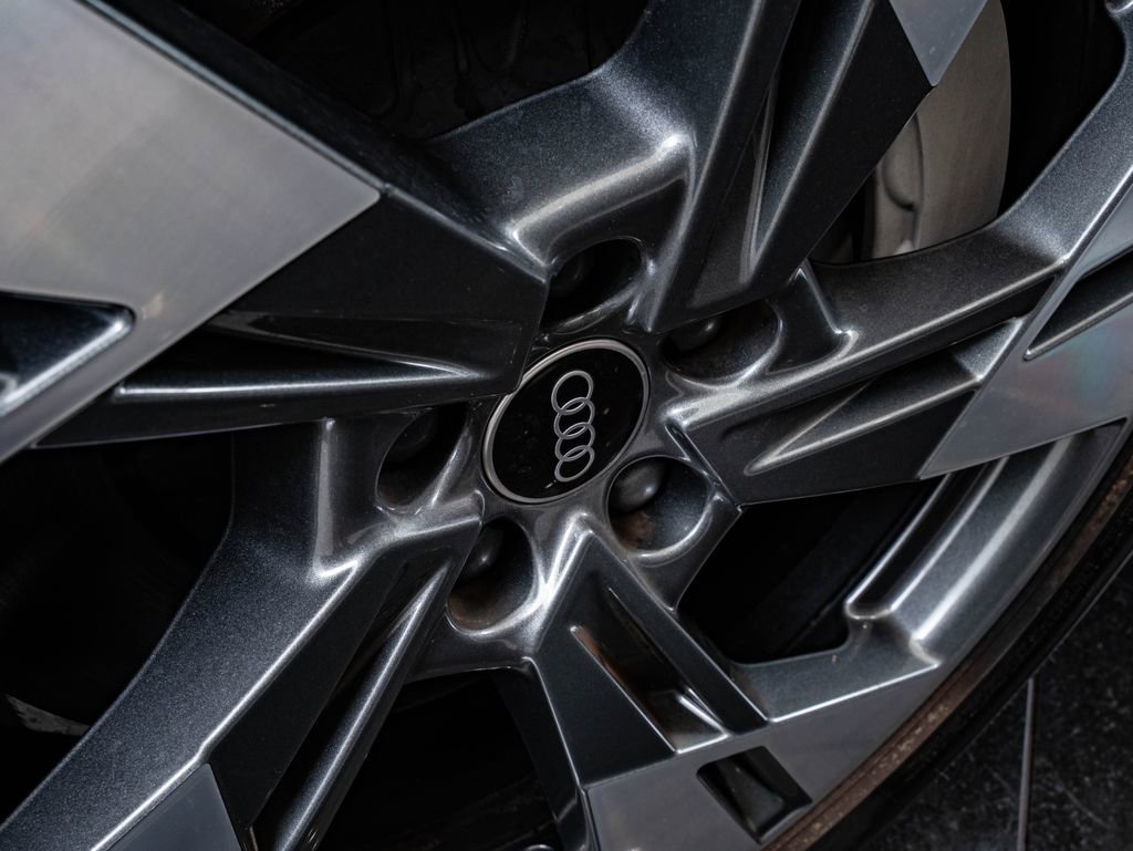 Used 2021 Audi e-tron Premium w/ Convenience Plus Package AWD/4WD image 8