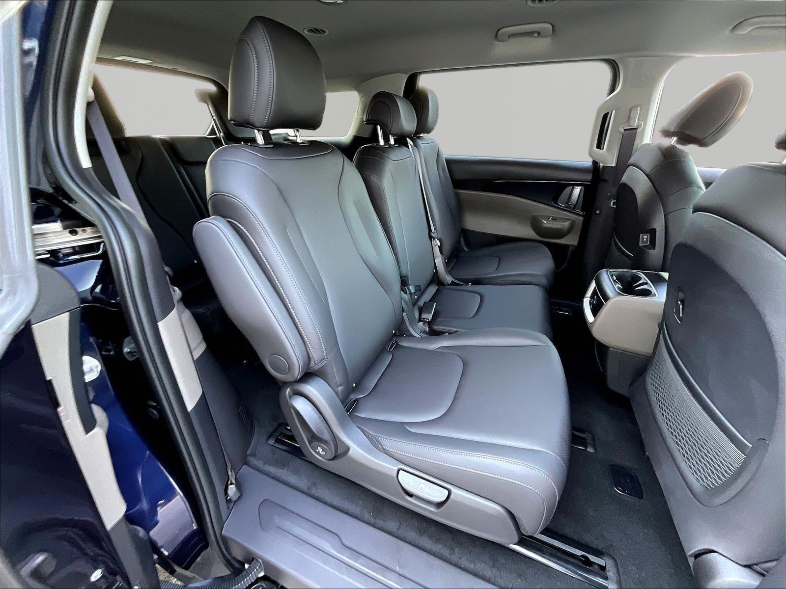 New 2027 Kia Carnival FWD image 20