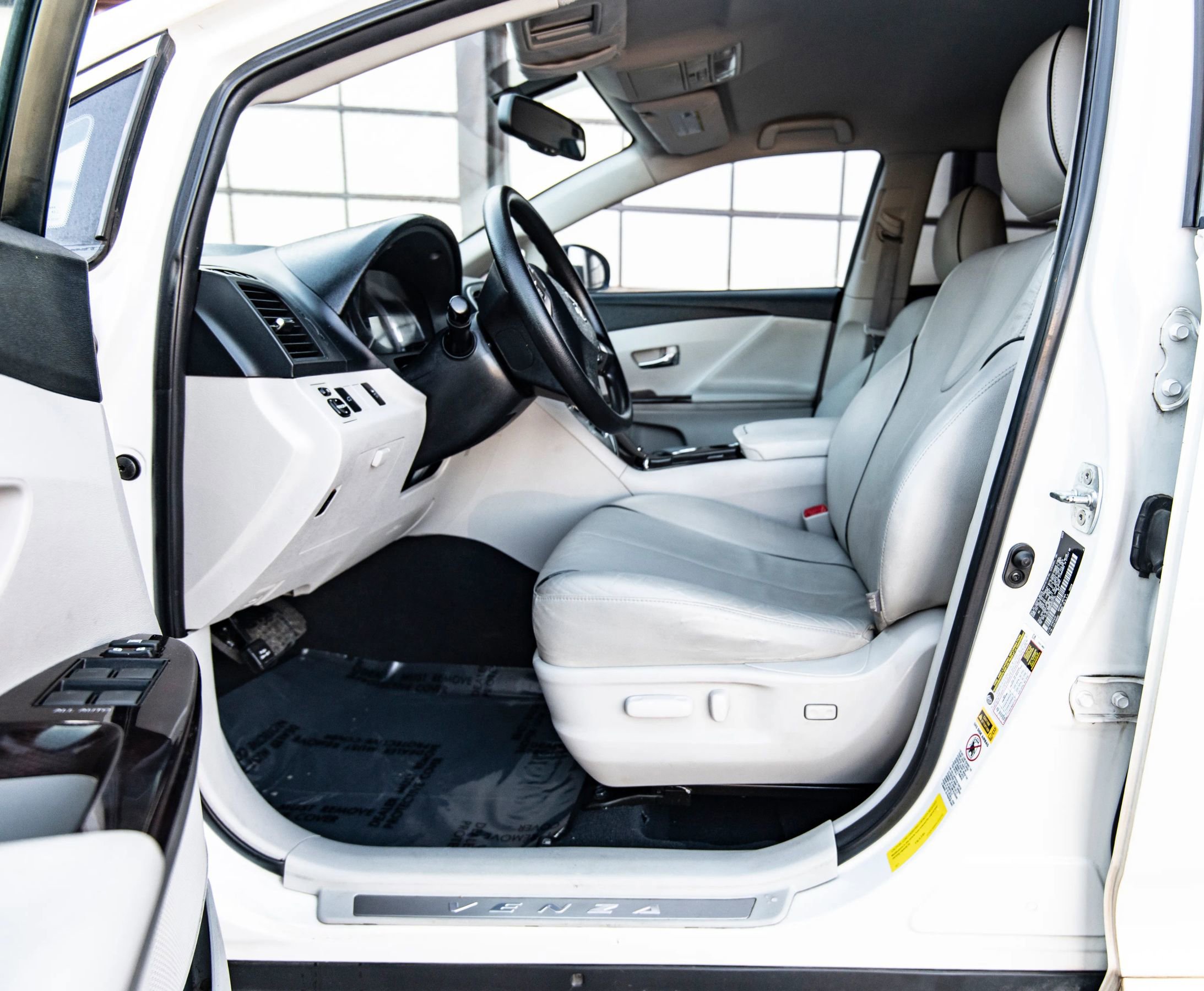 Used 2010 Toyota Venza image 27