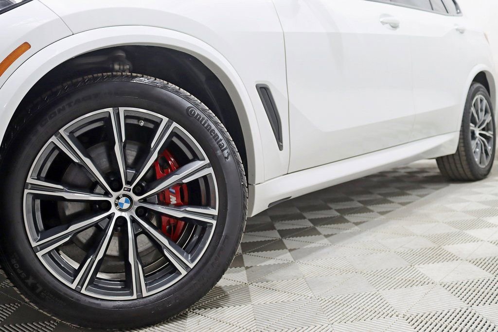 Used 2022 BMW X5 xDrive40i w/ M Sport Package image 4