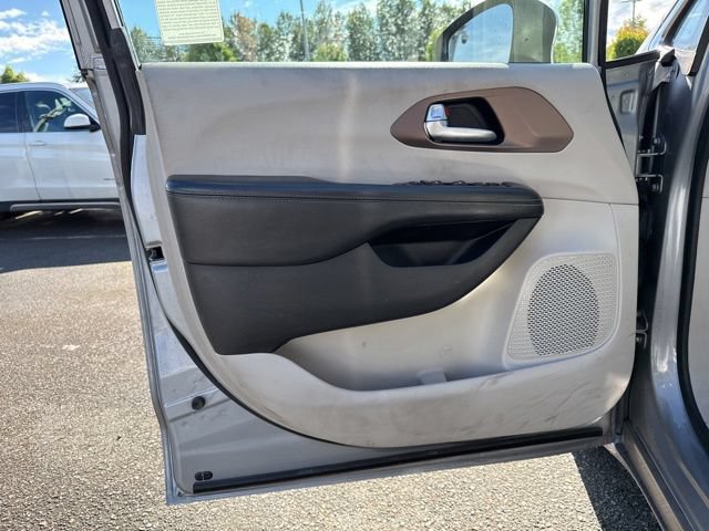 Used 2021 Chrysler Voyager Lxi FWD image 15