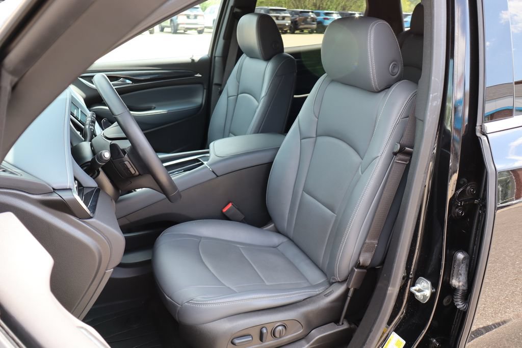 Certified 2024 Buick Enclave Essence w/ Technology Package AWD/4WD image 10