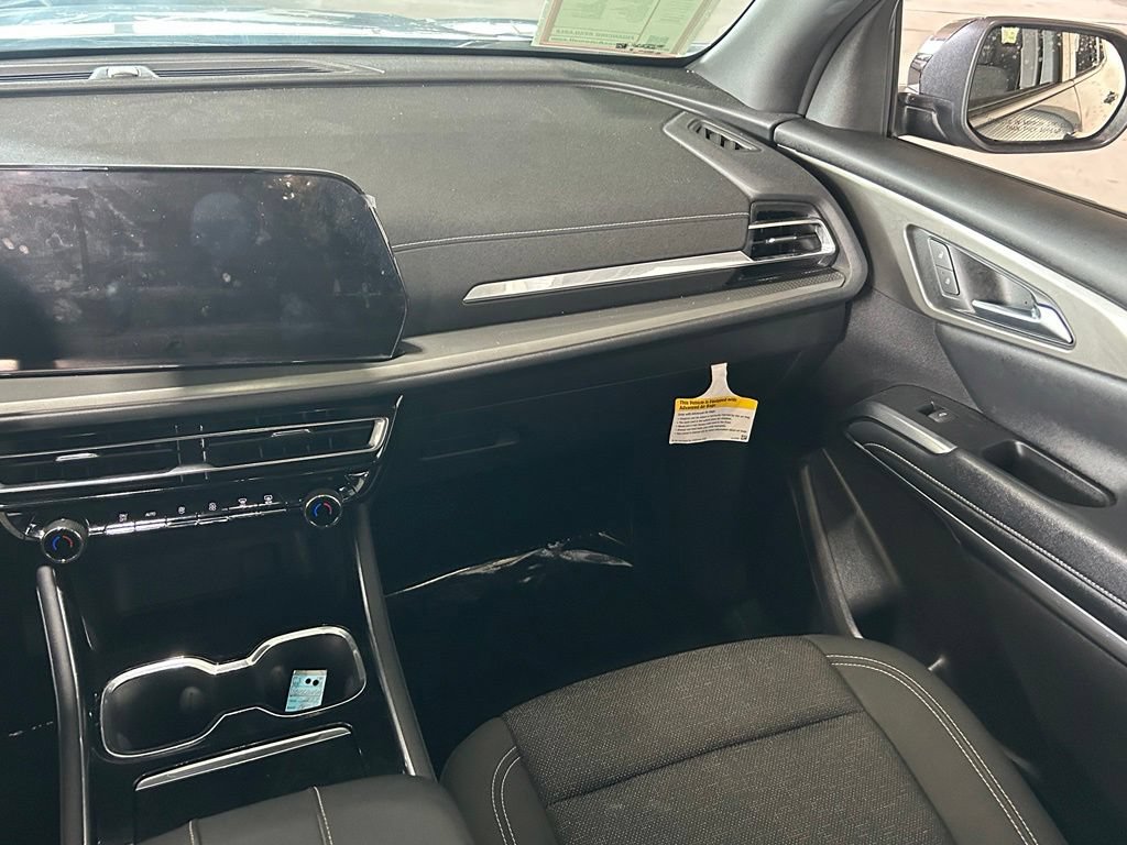 Used 2024 Chevrolet Traverse LS w/ Midnight/Sport Edition FWD image 11