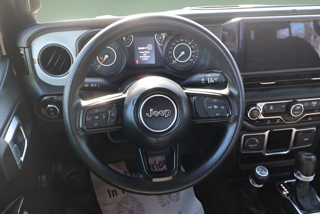 Used 2024 Jeep Gladiator Sport AWD/4WD image 13