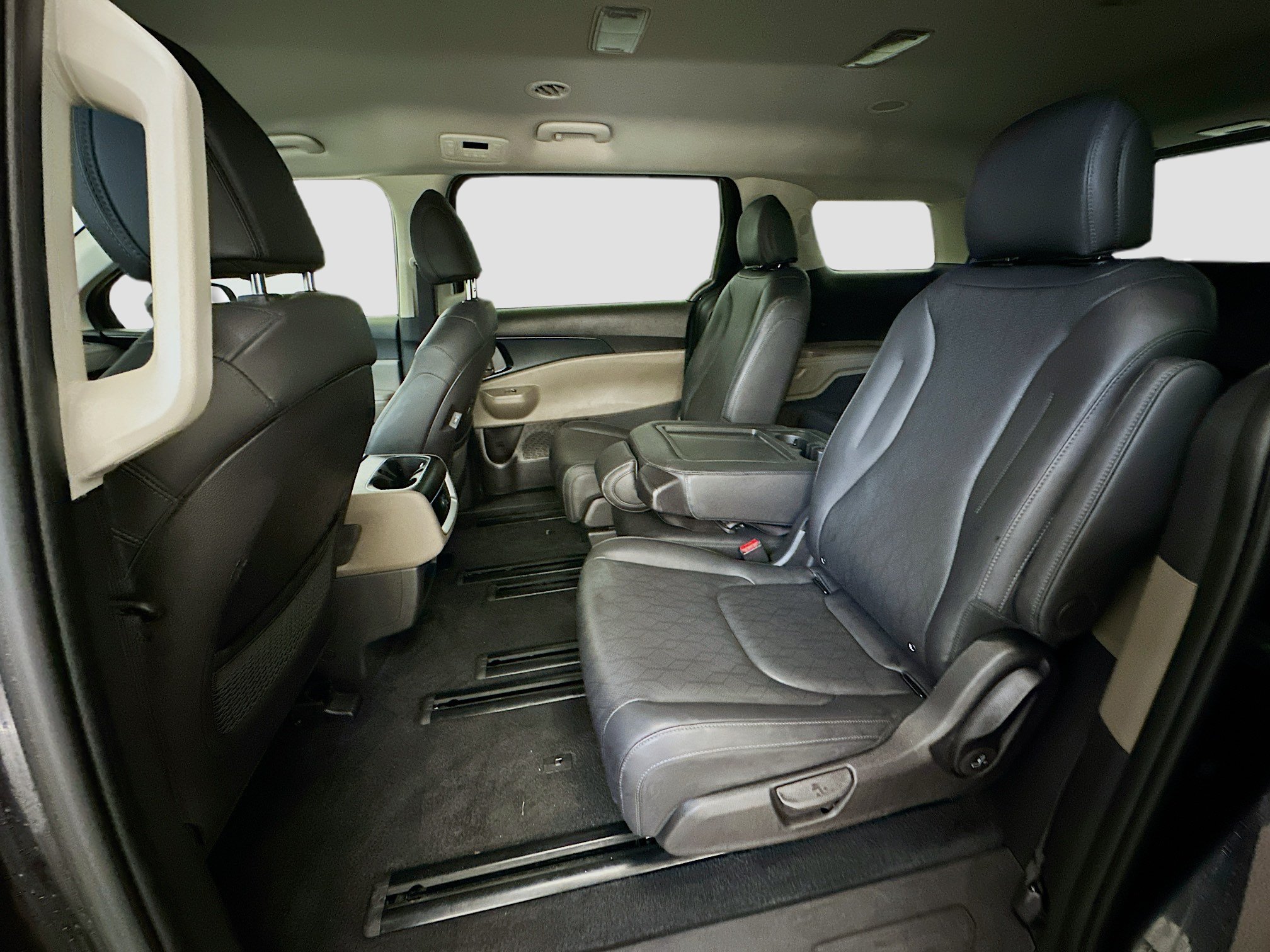 Used 2026 Kia Carnival FWD image 29