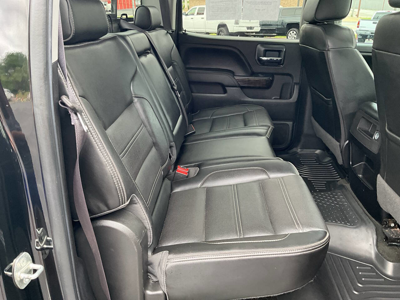 Used 2016 GMC Sierra 2500 Denali w/ Duramax Plus Package AWD/4WD image 15