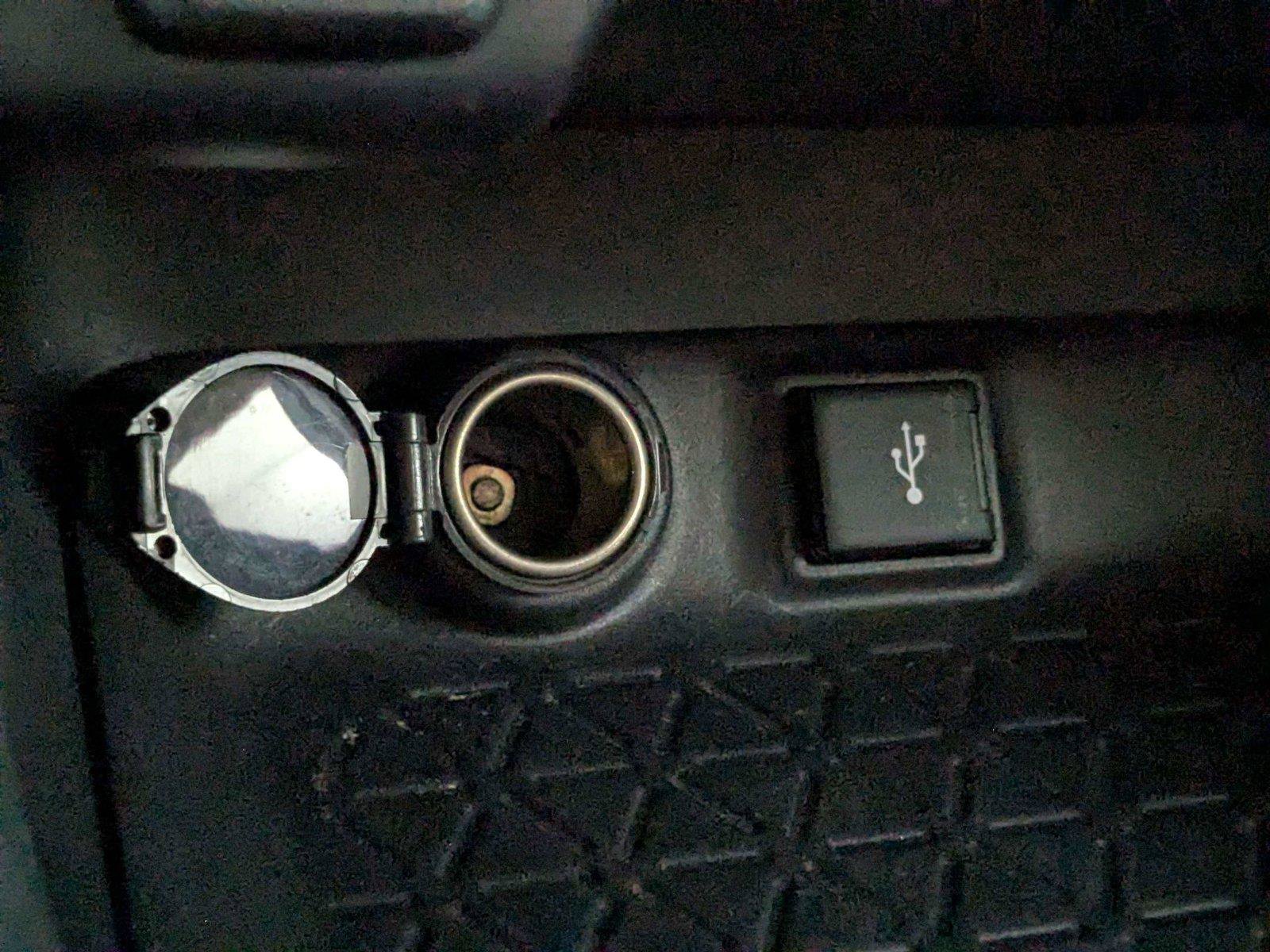 Certified 2022 Toyota RAV4 XLE FWD image 22