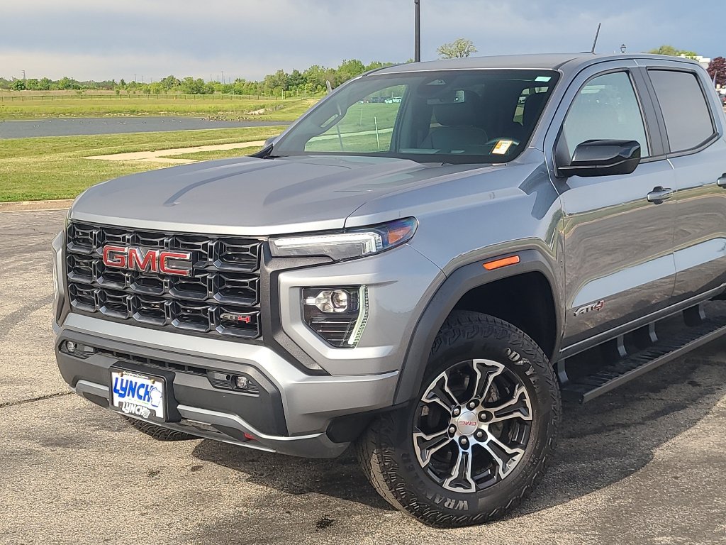 Used 2024 GMC Canyon AT4 w/ AT4 Premium Package AWD/4WD image 8