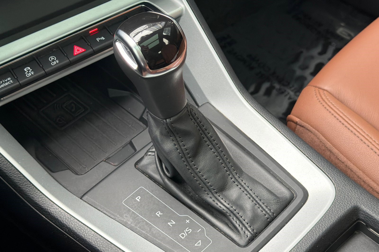 Used 2020 Audi Q3 2.0T Prestige w/ Prestige Package image 29