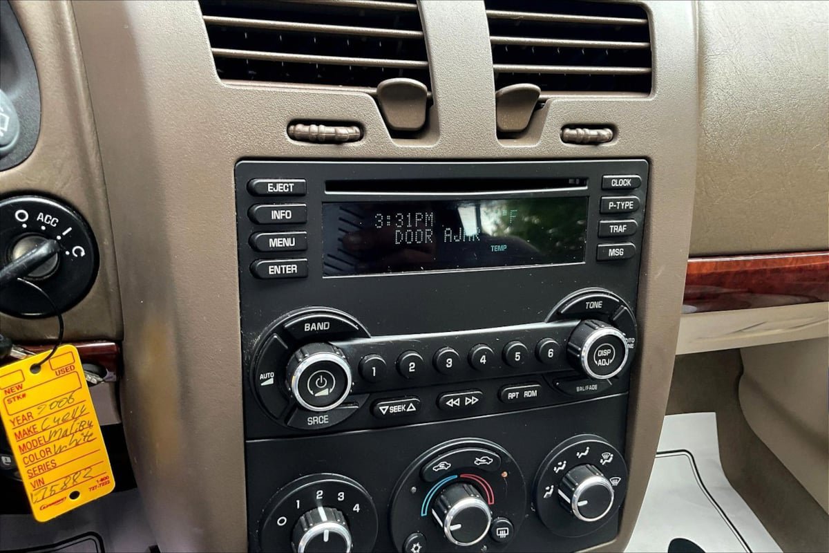 Used 2006 Chevrolet Malibu LT FWD image 14