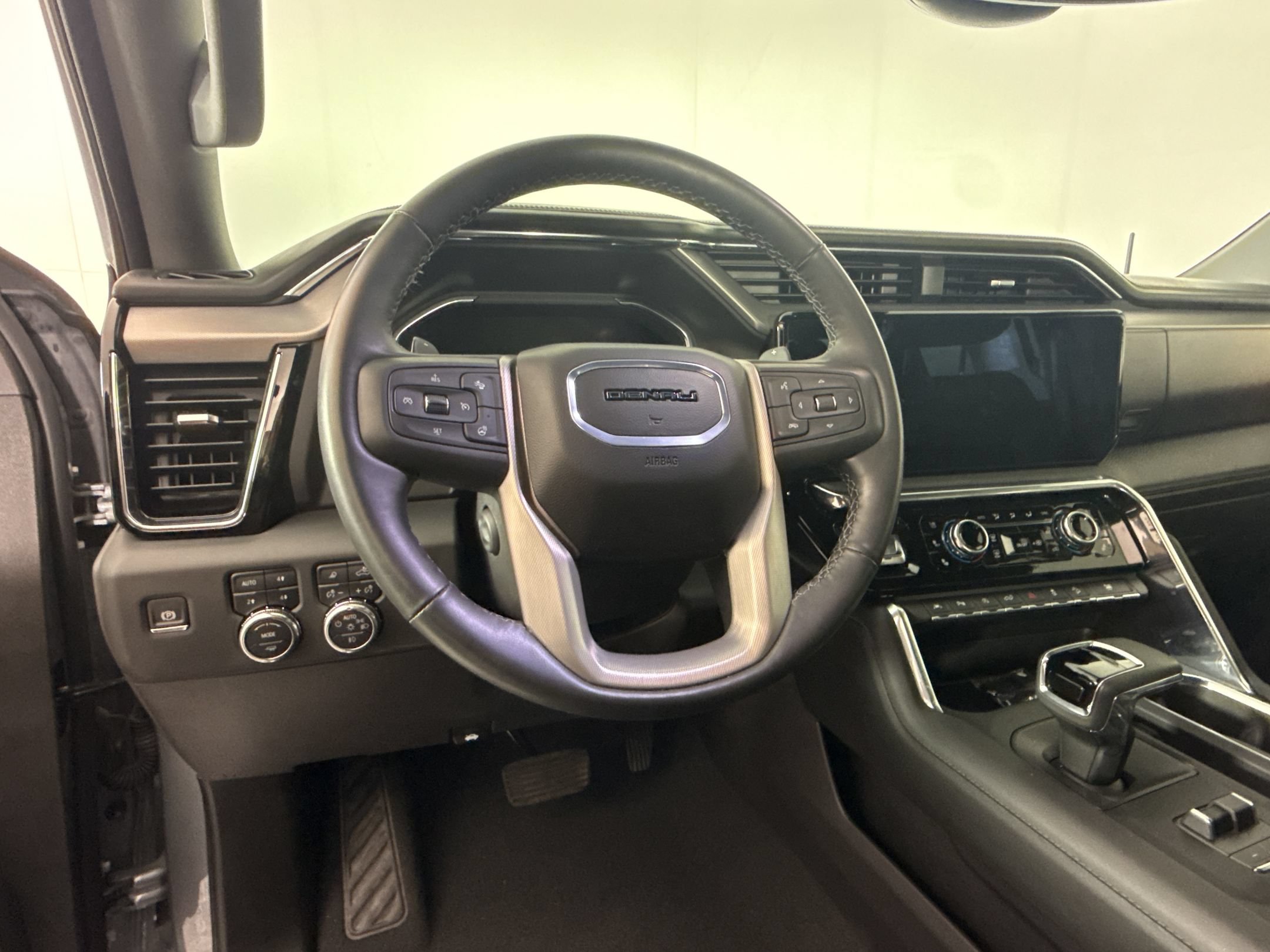 Used 2024 GMC Sierra 1500 Denali AWD/4WD image 24