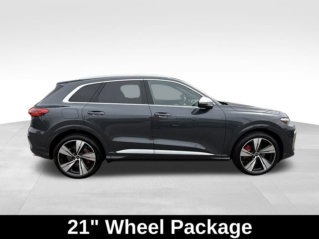 New 2025 Audi SQ5 Premium Plus AWD/4WD image 3