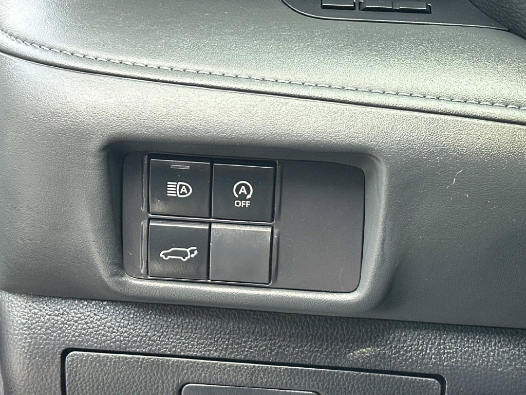 Used 2023 Toyota Highlander XLE FWD image 29
