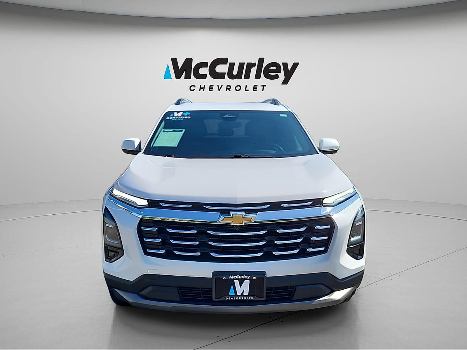 Used 2025 Chevrolet Equinox LT w/ Convenience Package II AWD/4WD image 2