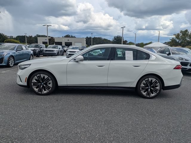 Used 2026 BMW 530i RWD image 3