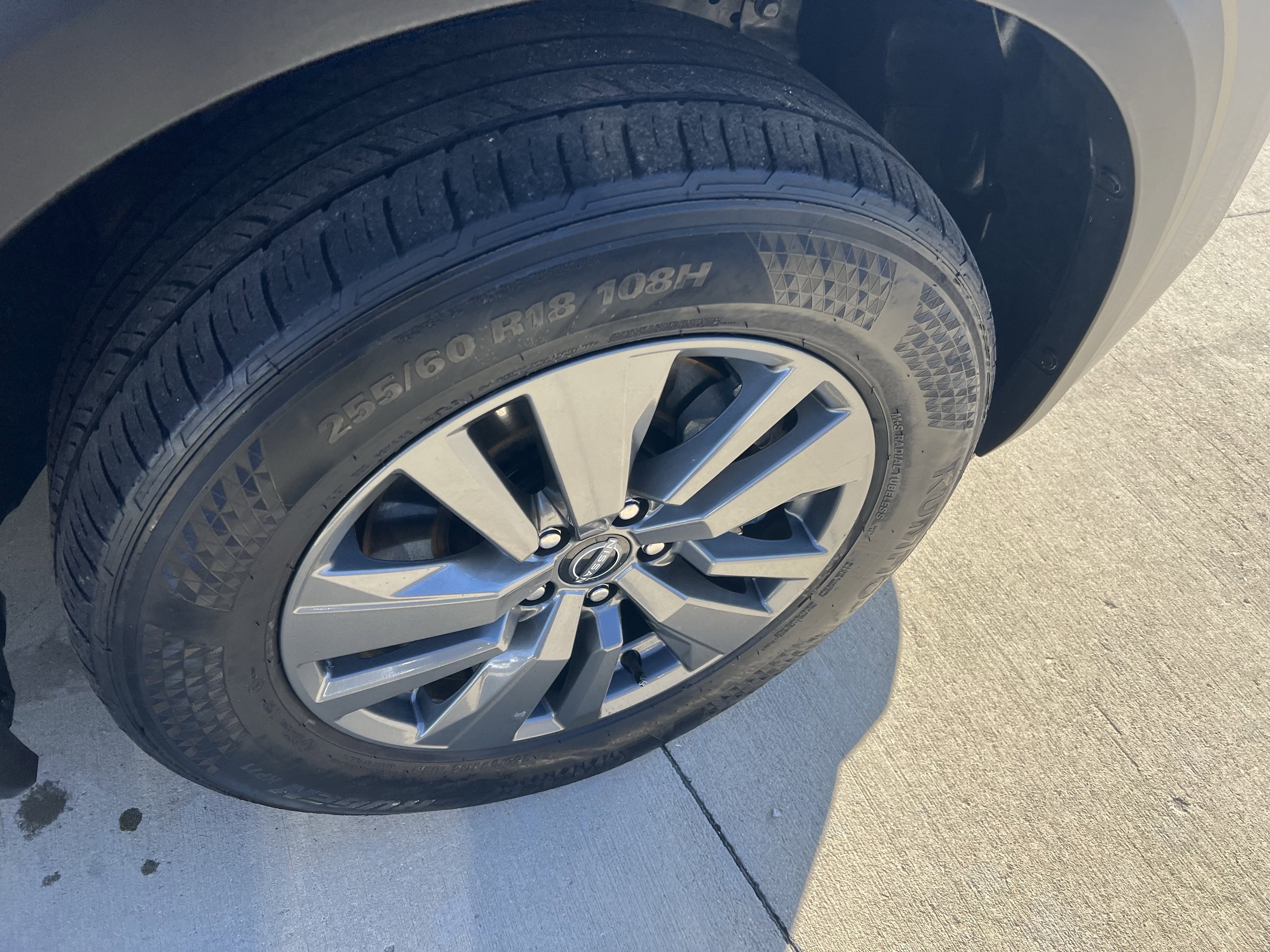 Used 2024 Nissan Pathfinder S image 9