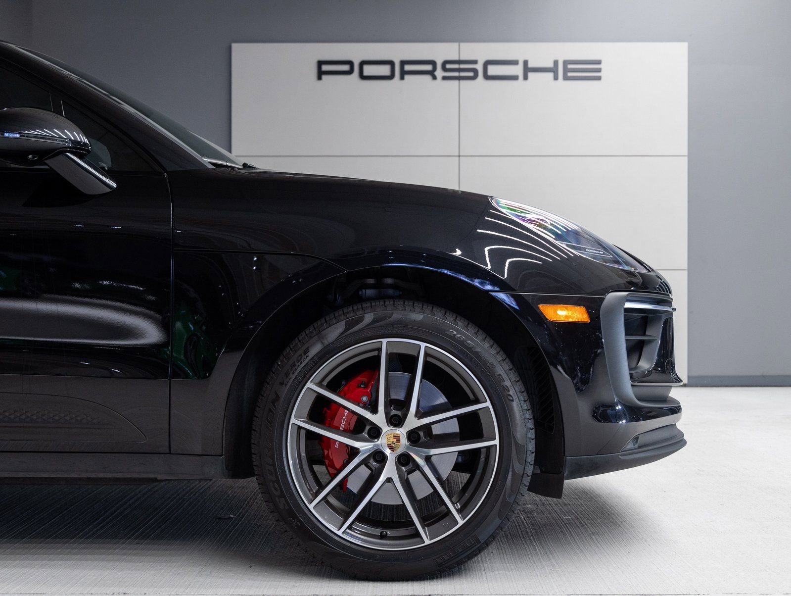 Certified 2023 Porsche Macan S image 11