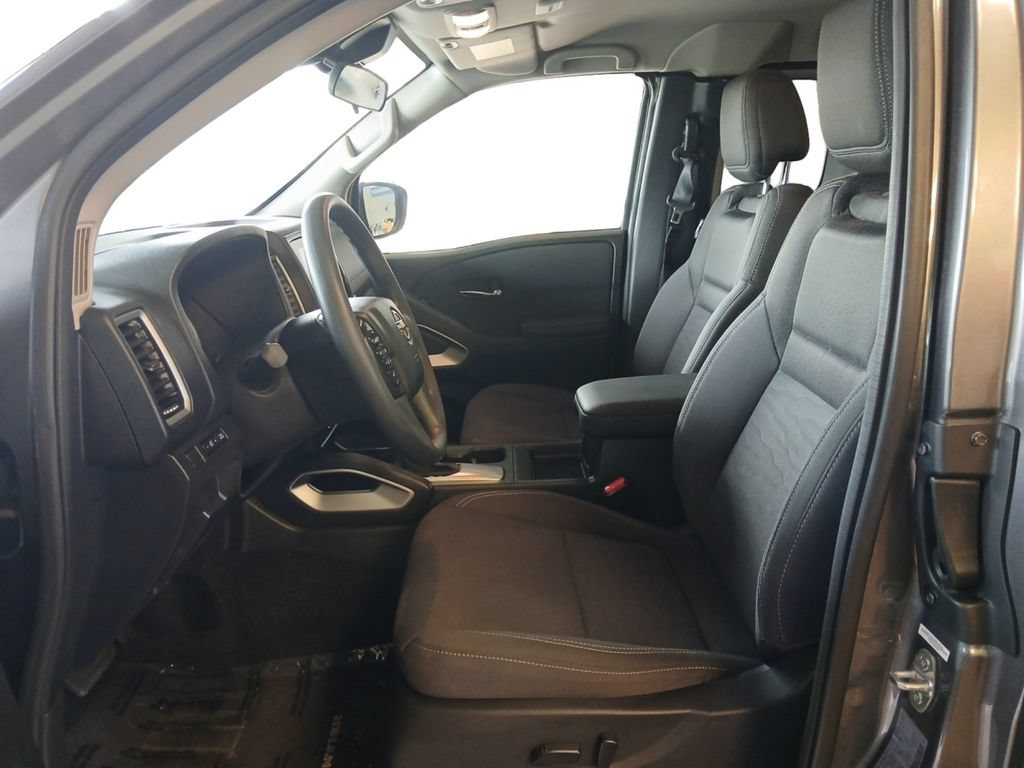 Used 2024 Nissan Frontier SV w/ Technology Package RWD image 9